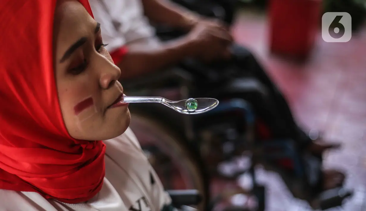 Untuk lebih memeriahkan acara, sejumlah peserta juga tampak mengenakan pakaian bernuansa bendera Indonesia, Merah Putih. (Liputan6.com/Faizal Fanani)