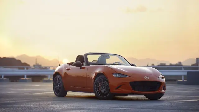 Mazda MX-5 Edisi Perayaan 30 Tahun (Motor Authority)