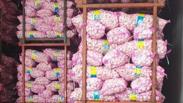 Penimbunan bawang putih