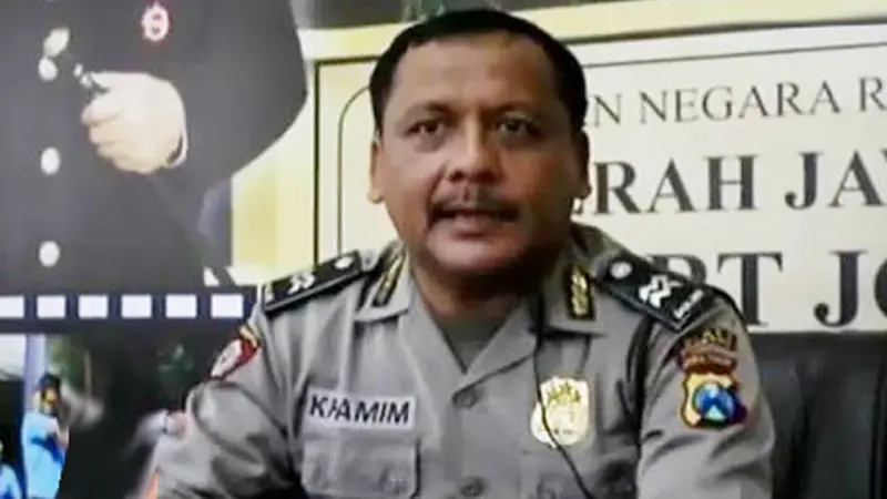 Polisi Jombang jualan bumbu dapur.