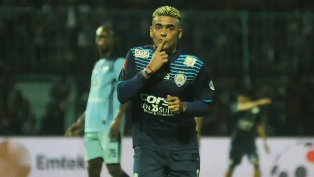 Cristian Gonzales