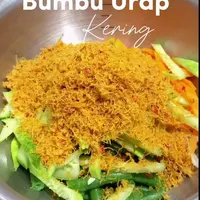 Bukan Dikukus, Begini Trik Masak Bumbu Urap Agar Awet Sampai Sebulan (Instagram/@eka_andimappaselle)