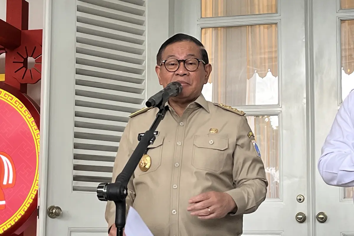 Gubernur DKI Jakarta Pramono Anung menyampaikan duka cita mendalam atas meninggalnya seorang pelajar SMK 34 Jakarta yang tewas dalam kecelakaan lalu lintas tunggal di Jalan Matraman Raya, Jaktim. (Liputan6/Winda Nelfira)