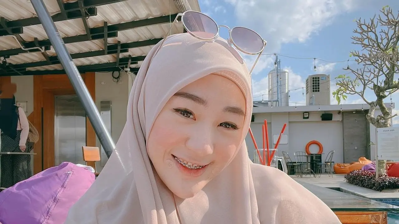 Dikabarkan Dekat dengan Rio Haryanto, Ini 6 Potret Larissa Chou yang Makin Cantik dan Memesona