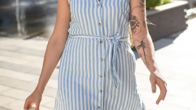 5 Tips Memilih Casual Dress yang Nyaman dan Flattering Untuk Wanita Mid-Size (photo by freepik.com)