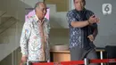 Komisaris PT Humpuss Transportasi Kimia (HTK), Theo Lekatompessy tiba untuk menjalani pemeriksaan di Gedung KPK, Jakarta, Jumat (17/1/2020). Theo diperiksa terkait suap dalam kerja sama pengangkutan pupuk antara PT Pupuk Indonesia Logistik dan PT Humpuss Transportasi Kimia. (merdeka.com/Dwi Narwoko)