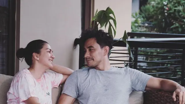 [Fimela] Donna Agnesia dan Darius Sinathrya