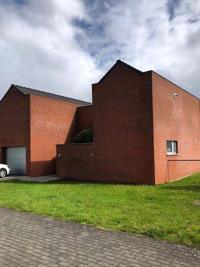 Tak Biasa, Ini 6 Desain Rumah Aneh yang Bikin Geleng Kepala