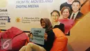Salah satu peserta berfoto saat mengikuti EGTC 2016 di Universitas Gadja Mada, Yogyakarta, Rabu (2/10). Rangkaian kegiatan ini meliputi seminar dan workshop, news presenter dan jurnalis tv SCTV dan Indosiar. (Liputan6.com/Helmi Affandi)