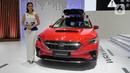 Model berdiri di samping mobil mewah Subaru WRX Wagon seharga Rp 1,03 miliar pada pameran otomotif GAIKINDO Indonesia International Auto Show (GIIAS) 2024 di Indonesia Convention Exhibition (ICE) BSD Tangerang, Banten, Jumat (19/7/2024). (merdeka.com/Arie Basuki)