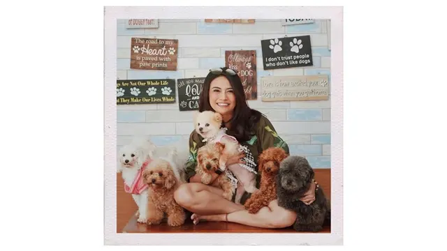6 Gaya Santai Vanessa Angel Tanpa Makeup Tebal (sumber: Instagram.com/vanessaangelofficial)