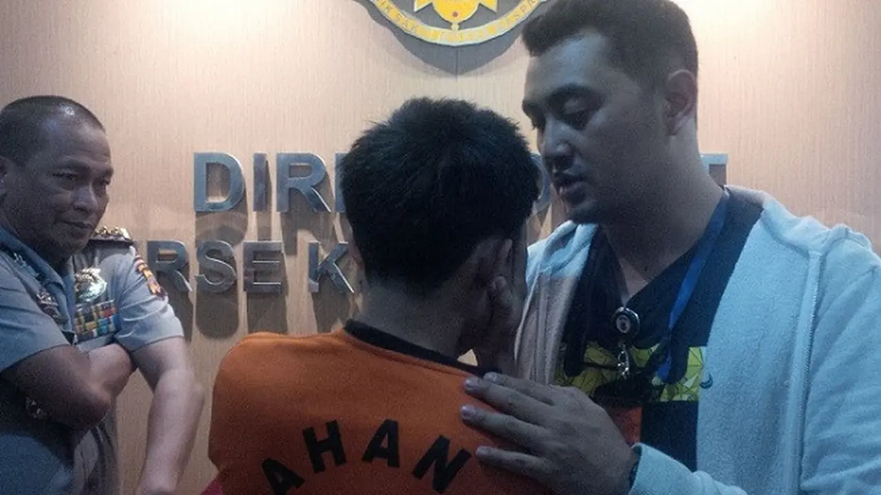 Ditangkap, Penulis Komentar di Instagram Kapolda Jabar Menangis