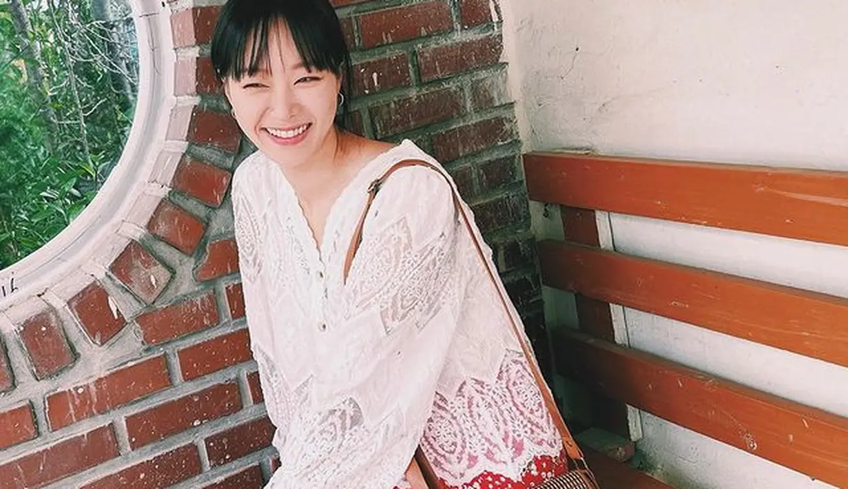 <p>Artis cantik kelahiran 15 April 1994 ini memulai kariernya sebagai aktris dengan tampil di drama web "Romance in 7 Days" pada tahun 2019. (FOTO: instagram.com/parktigger/)</p>