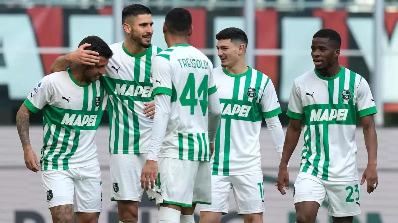 Foto: Nasib Sial AC Milan dan Juventus di Pekan Ke-20 Liga Italian 2022 / 2023