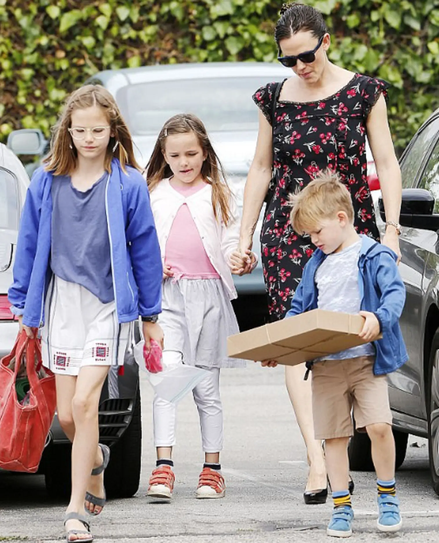 Jennifer Garner bersama tiga anaknya, Violet, Seraphina, dan Samuel (E!)