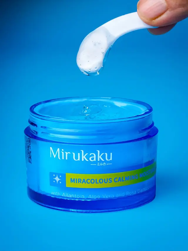 Skincare Anti Drama yang Bikin Kulit Jadi Sehat dan Glowing, Cuma Pakai Pelembap Lokal