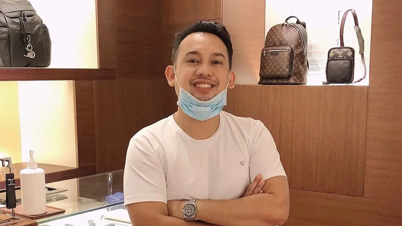 Dokter Elvin Gultom (https://www.instagram.com/p/CFrK58FhAuH/)