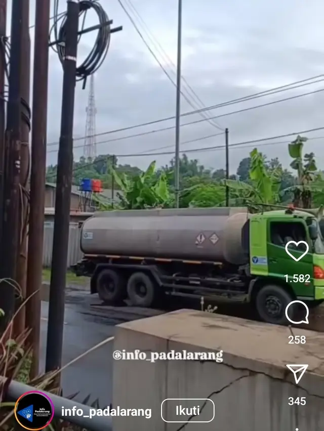 Cairan Kimia Tumpah di Jalan Padalarang