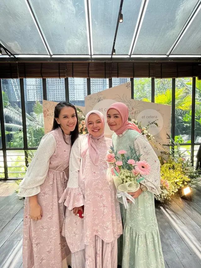 Intan Nuraini (https://www.instagram.com/p/CpkT1EmP2jp/)