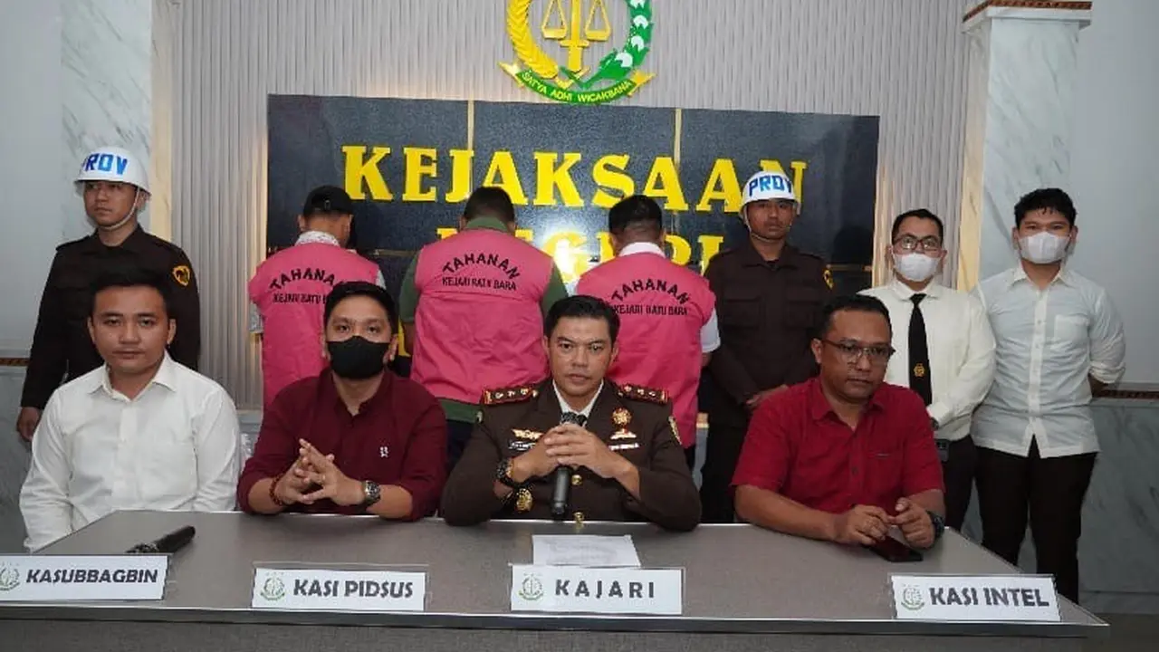 Kejari Batubara menetapkan tiga tersangka dalam kasus korupsi bimtek sertifikasi guru
