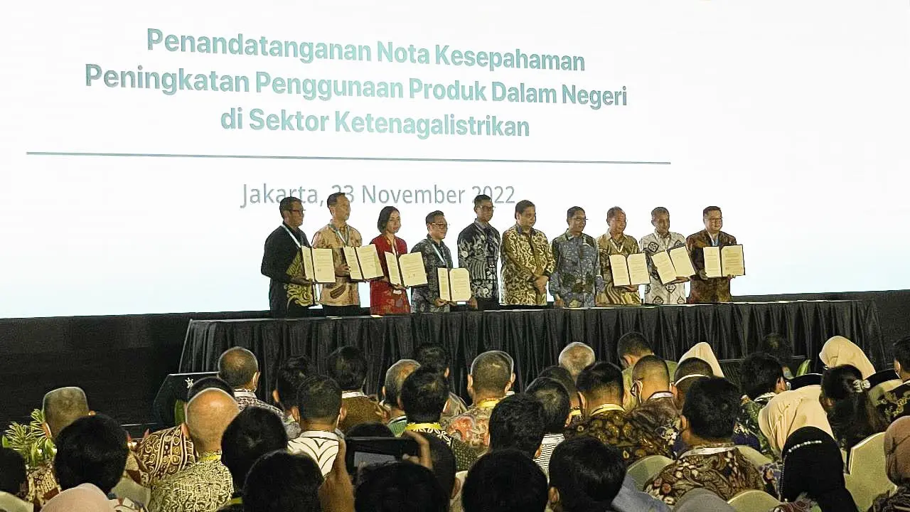 Penandatanganan kerja sama antara PLN dengan PT CHINT INDONESIA