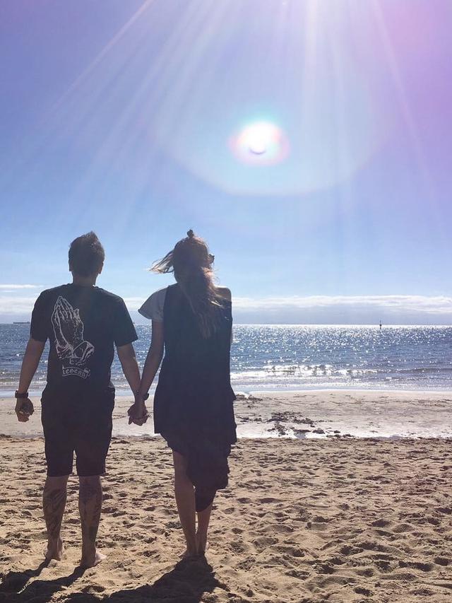 [Bintang] Bikin Baper, Ini 8 Foto Romantis Dimas Anggara dan Nadine Chandrawinata