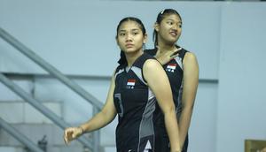 Khanza Putri Yansi Ganshtri (kanan) dan Tina Syifa Sabila Salim. (PBVSI)