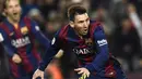 Penuh semangat penyerang Barcelona, Lionel Messi, merayakan gol usai membobol gawang Atletico Madrid pada laga La Liga di Stadion Camp Nou, Spanyol, Minggu (11/1/2015). (AFP/Lluis Gene)