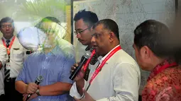 CEO AirAsia Tony Fernandes di Bandara Juanda, Surabaya, Jatim, Senin (29/12/2014) menyampaikan, pesawat diperkirakan hilang di perairan antara Pulau Kalimantan dan Pulau Belitung. (Liputan6.com/Johan Tallo)