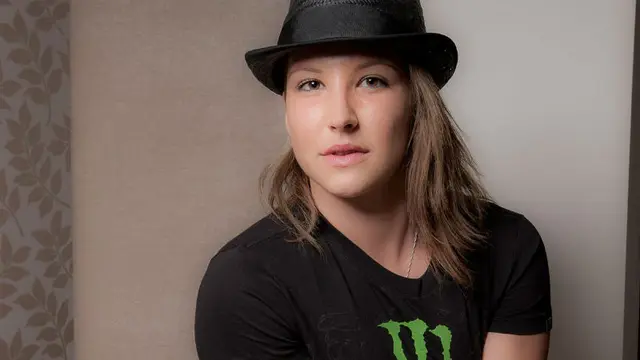Pebalap motocross asal Italia, Kiara Fontanesi, mengaku ikut merasa kecewa setelah Valentino Rossi gagal menjadi juara dunia MotoGP 2015. (Istimewa).