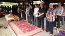 Sebelum menghembuskan napas terakhirnya, almarhum sempat menjalani perawatan beberapa hari di rumah sakit. Sebelumnya, sekitar dua tahun belakangan ini, sering keluar masuk rumah sakit. (Adrian Putra/Bintang.com)