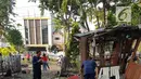 Dua korban ledakan bom tergeletak di salah satu gereja di Surabaya, Minggu (12/5). Ledakan bom terjadi di tiga gereja, yaitu Gereja Kristen Indonesia Jalan Diponegoro, Gereja Santa Maria, dan Gereja Pantekosta di Jalan Arjuno. (Liptan6.com/Istimewa)