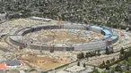 Bangunan proyek Apple Campus 2 saat dalam pembangunan di Cupertino, California (6/4). Kantor baru Apple tersebut memiliki luas sekitar 70 hektare dan dapat menampung hingga 13.000 karyawan. (REUTERS / Noah Berger)