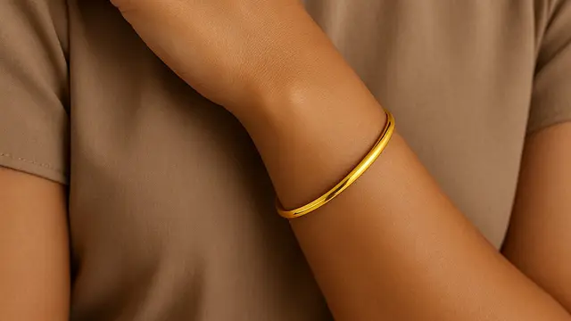 Rekomendasi Gelang Emas 24 Karat Tipis yang Elegan (Image by ChatGPT)