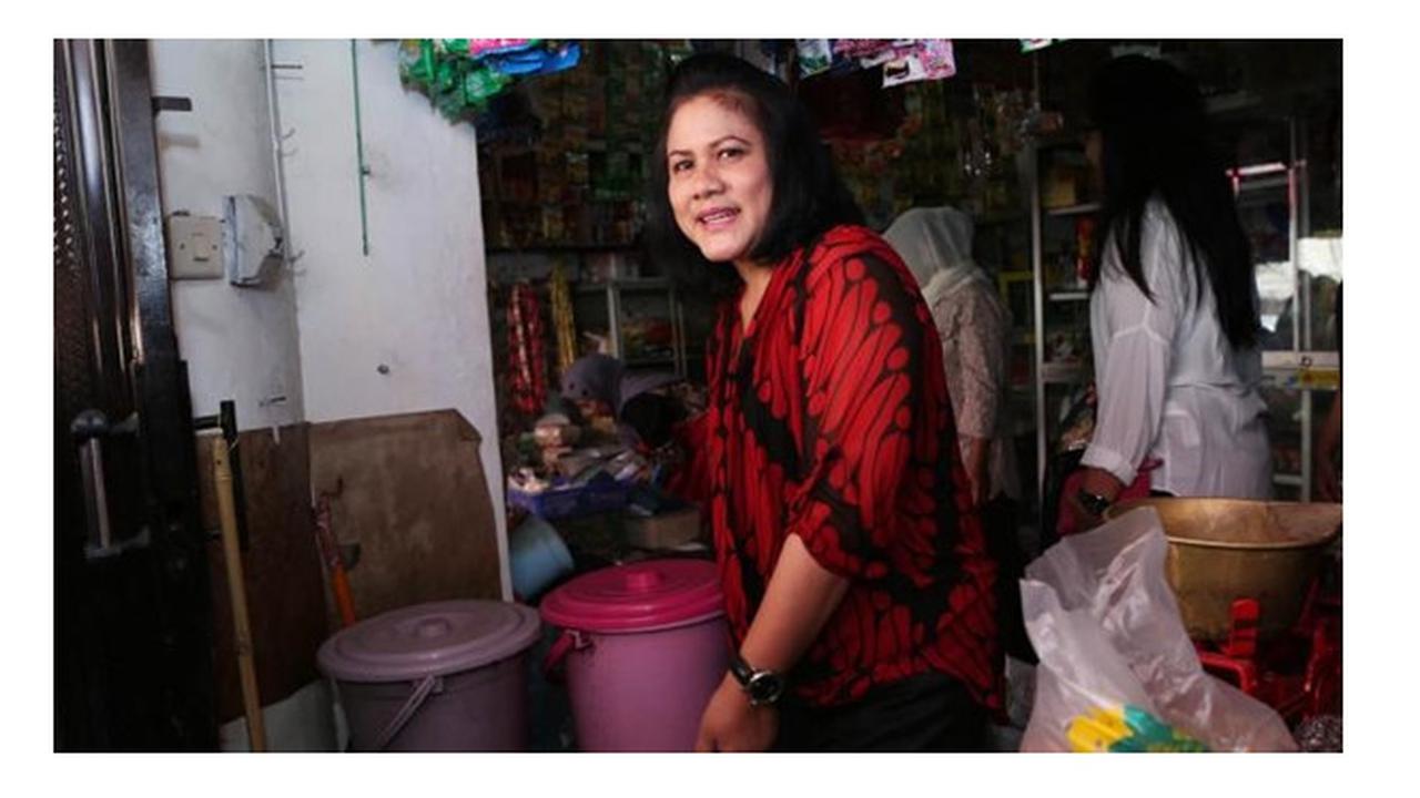 8 Bukti Kesederhanaan Iriana Jokowi