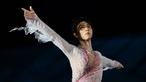 Yuzuru Hanyu merupakan seorang atlet figure skating asal Jepang yang memutuskan untuk pensiun pada Selasa (19/07/2022). (AFP/Anne-Christine Poujoulat)
