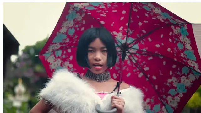 11 Potret Video Parodi 'Sour Candy' Milik Lady Gaga dan Blackpink Oleh Deksorkrao