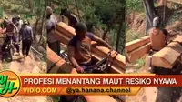 Iniliah Profesi Menantang Maut yang Ada Di Indonesia. sumberfoto: Dampit TV