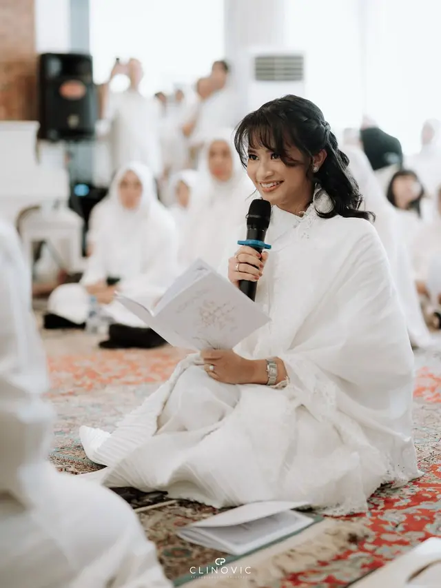 Foto Pengajian Jelang Pernikahan Anak Ikke Nurjanah (Foto: Instagram @adirakania)