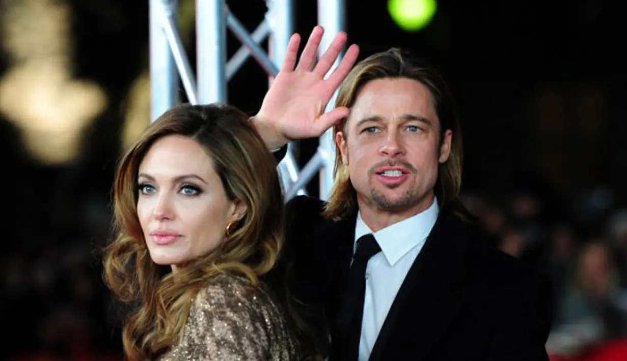 Selain proses perceraian, sampai saat ini Brad Pitt dan Angelina Jolie masih berada dalam perseteruan soal hak asuh anak. Pernah ada pertikaian antara Pitt dan Maddox, kabarnya anak sulungnya itu punya sebuah video rahasia. (AFP/Bintang.com)
