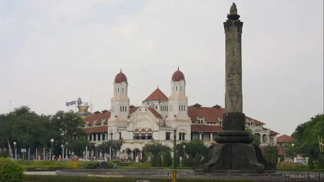 Potret Ikon Kota Semarang yang Makin Terang dengan Lampu Hemat Energi