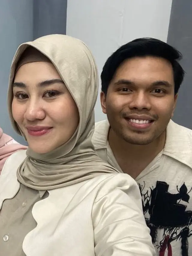 Aaliyah Massaid Kenakan Kerudung Tren Meleyot saat Berada di Aceh. [@shafiranurullitaa]