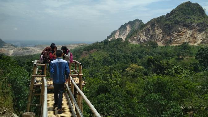 Selamat Pagi Dari Tebing Batu Lawang Cirebon Regional Liputan6 Com