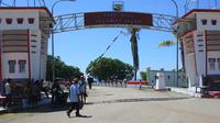 Di wilayah ini menjadi tempat transit warga kedua Negara yang akan memasuki Timor Leste dan Indonesia. 