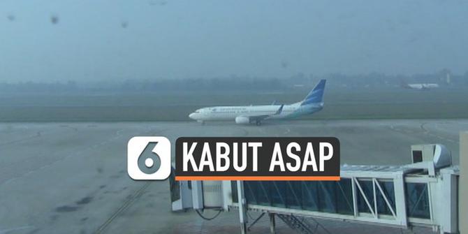VIDEO: Asap Pekat, Pesawat Berputar Lama di Langit Palembang