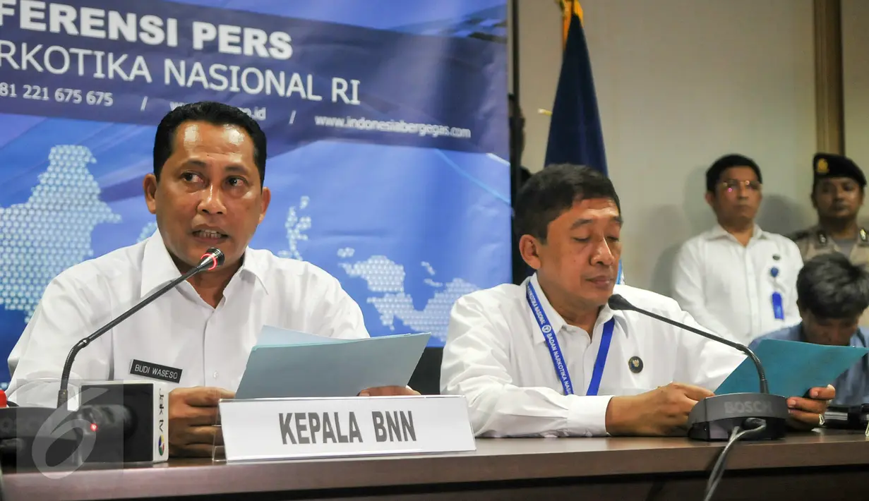 Kepala BNN, Budi Waseso menggelar konferensi pers mengenai penangkapan Bupati Ogan Ilir, Jakarta, Senin (14/3/2016). Petugas BNN sempat dihalangi untuk mengamankan Noviadi di rumahnya. (Liputan6.com/Yoppy Renato)