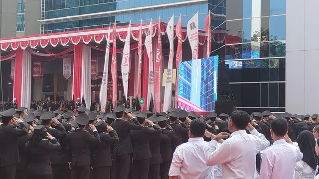 Yasonna Laoly memberikan sambutan terakhir sebagai Menkumham di Upacara Hari Pengayoman di Lapangan Upacara Kemenkumham, Jakarta Selatan pada Senin (19/8/2024). (