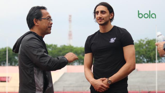 Aji Santoso dan Mahmoud Eid