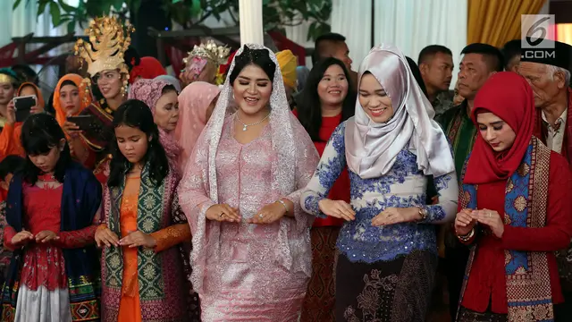Bermahkota Bulang Mandailing, Kahiyang Diberi Marga Siregar
