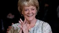 Aktor Inggris peraih Oscar Maggie Smith, bintang panggung dan layar lebar selama lebih dari tujuh dekade, meninggal di rumah sakit di London pada hari Jumat, 27 September, demikian pengumuman putra-putranya. (Dok:&nbsp;ANDREW COWIE / AFP)